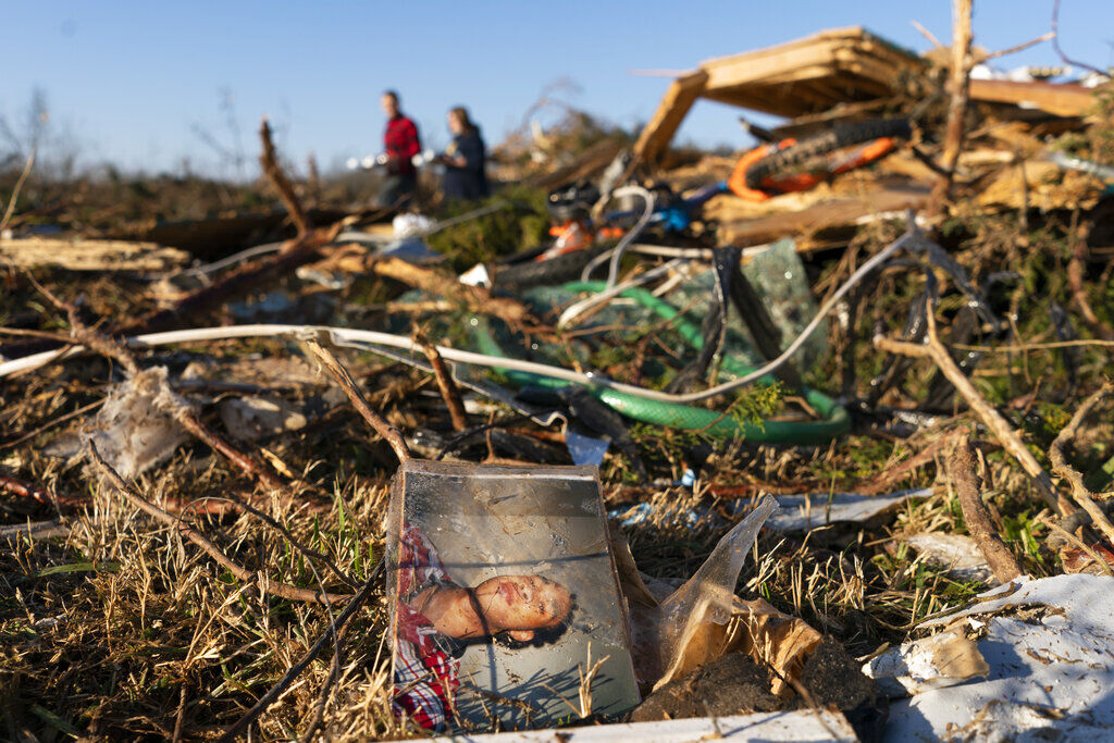APTOPIX Midwest Tornadoes One Street